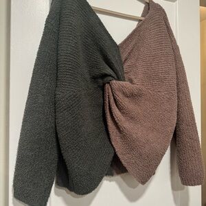 Entro V-Neck Off-Shoulder Twist Back Sweater in Forest Green and Tan - Large